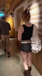 老公的好兄弟把我操到腿软老公全程看着还夸我骚货呢